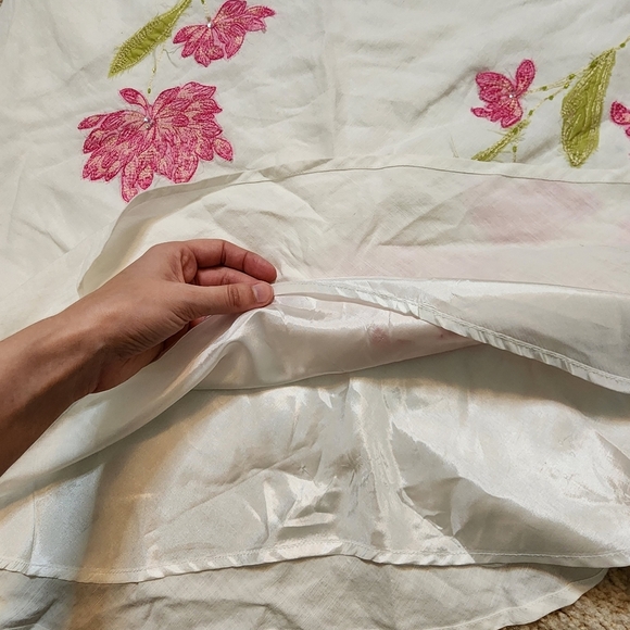 Vintage White A-Line Skirt with Pink Floral Embroidery - Picture 5 of 8